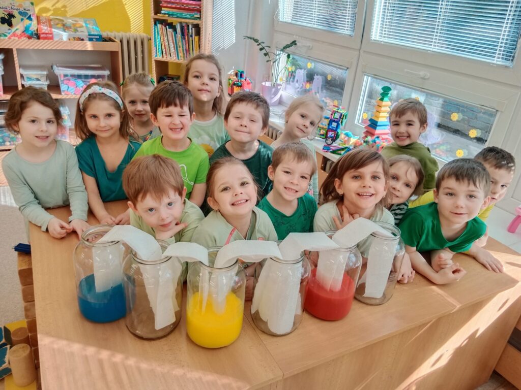 děti se smějí na foťák
